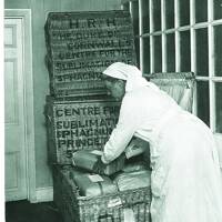 Uncatalogued: 43 packing sphagnum moss in wicker baskets 1917.jpg