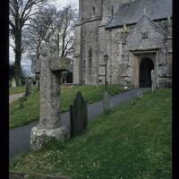 Cross in Whitchurch Churchyard