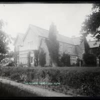 The Manor, Lew, North