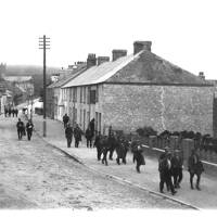 1WW  CONSCIENTIOUS OBJECTORS WALKING IN PRINCETOWN
