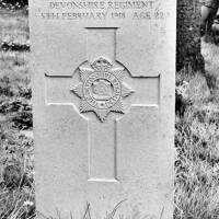 Uncatalogued: Moretonhampstead, St. Andrews. Private H Aggett's grave.jpg