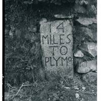 Milestone marking 14 miles to Plymouth