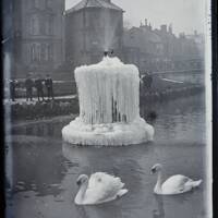 Swans and fountain, Dawlish