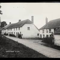 Thatched cottages, Knowstone