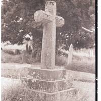 Cross in Holne churchyard