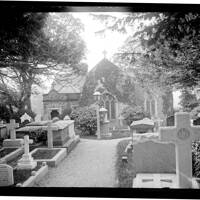 Pennycross church and churchyard
