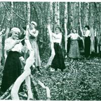 1WW WOMEN FORESTRY WORKERS IN DEVON 