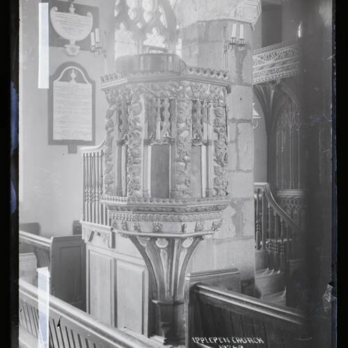 Pulpit in Ipplepen church