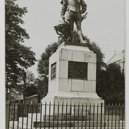 Tavistock  - Drake's statue