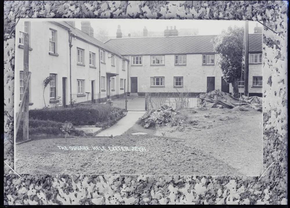 The Square, Hele, Bradninch