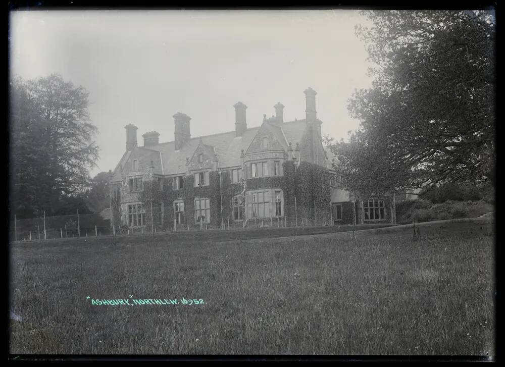 Ashbury House, Lew, North