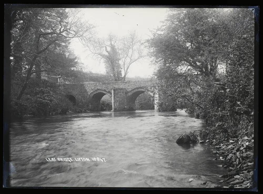 Leat Bridge, Lifton