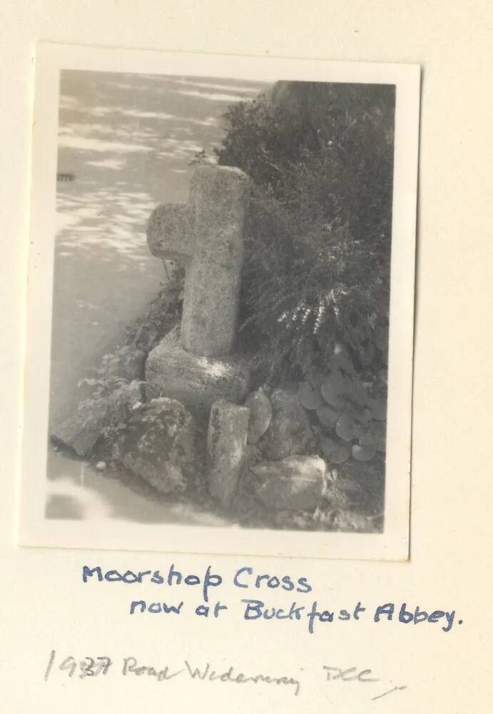 Moorshop Cross