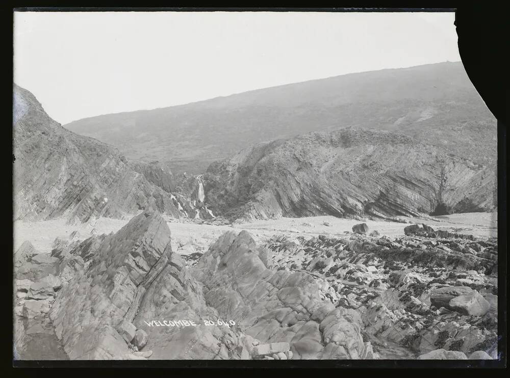 Denuded anticlynes on coast, Welcombe