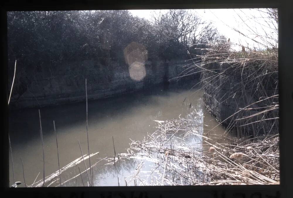 Hackney canal - lock