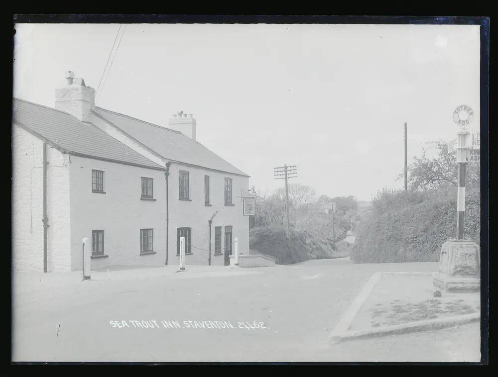 The Sea Trout Inn, Staverton