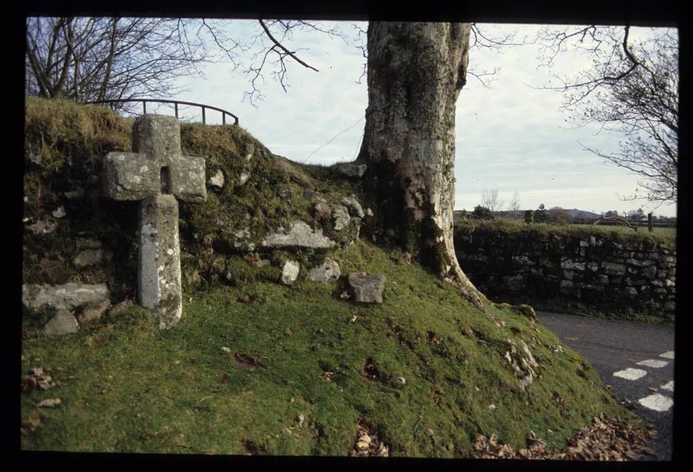 Drywell cross