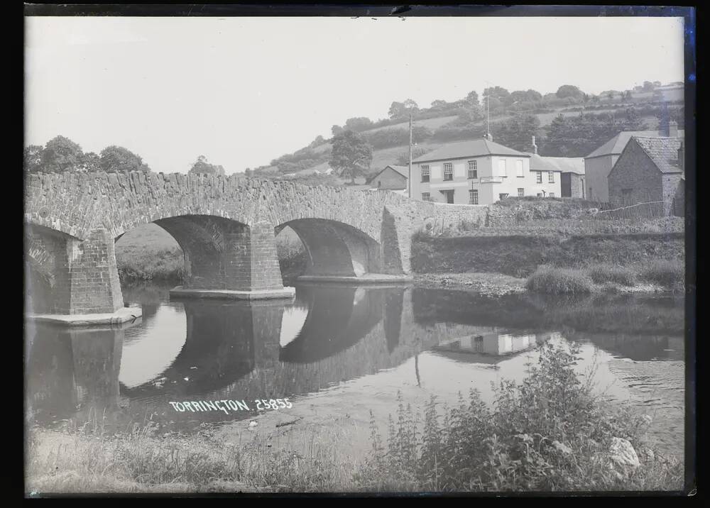 Bridge, Torrington, Great