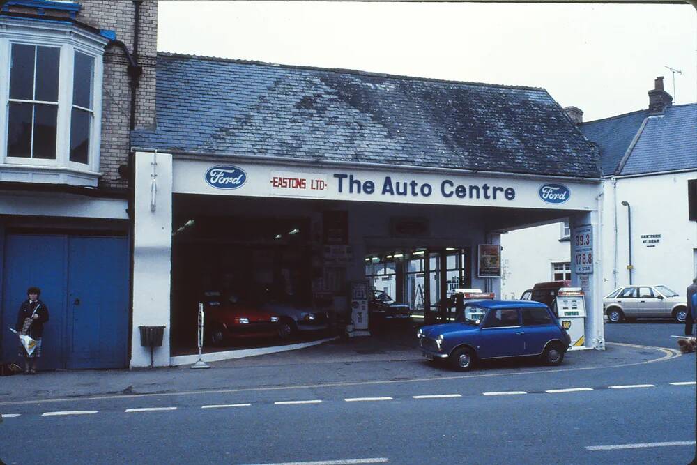 Car garage in Bovey Tracey, Newton Abbot.