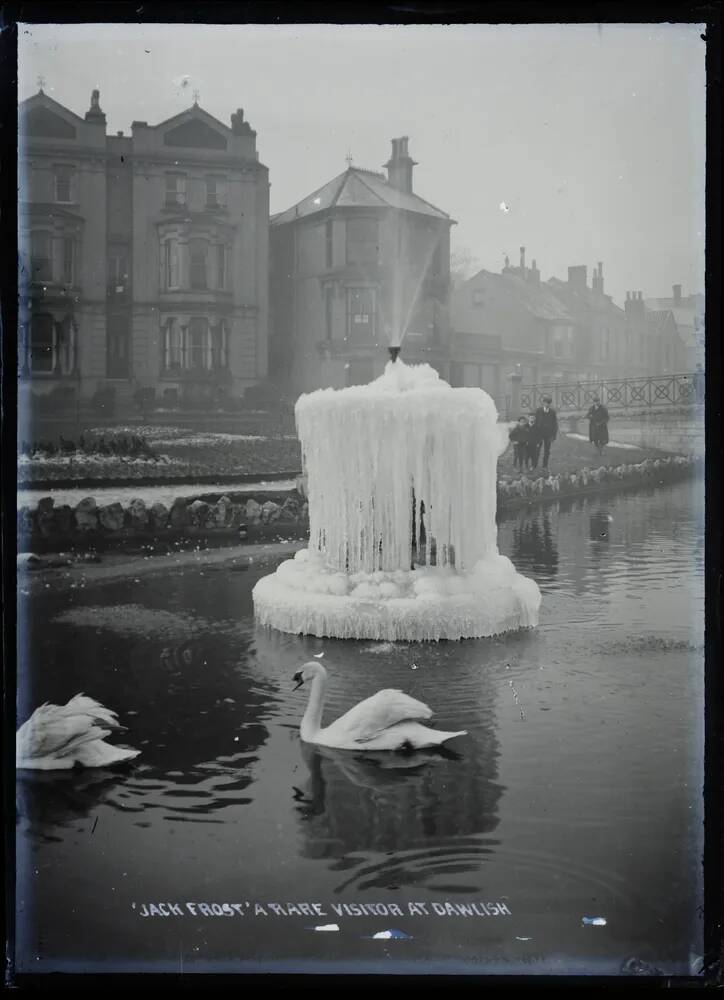 Swans and fountain, Dawlish