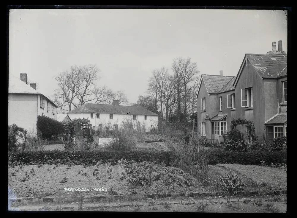 Houses, Lew, North