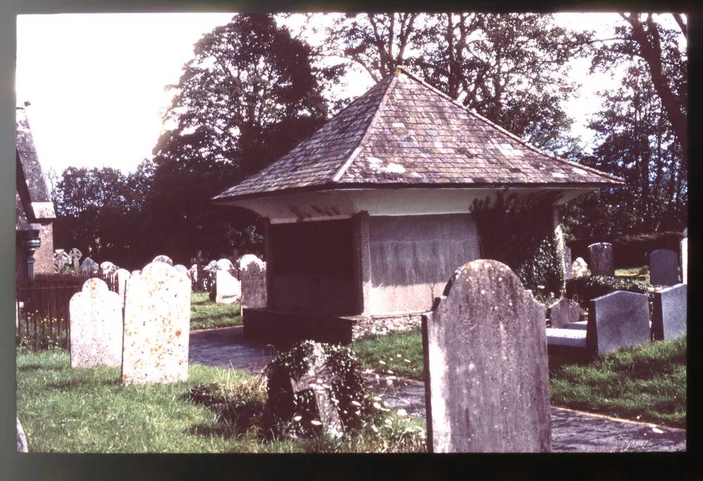 Buckfastleigh Churchyard