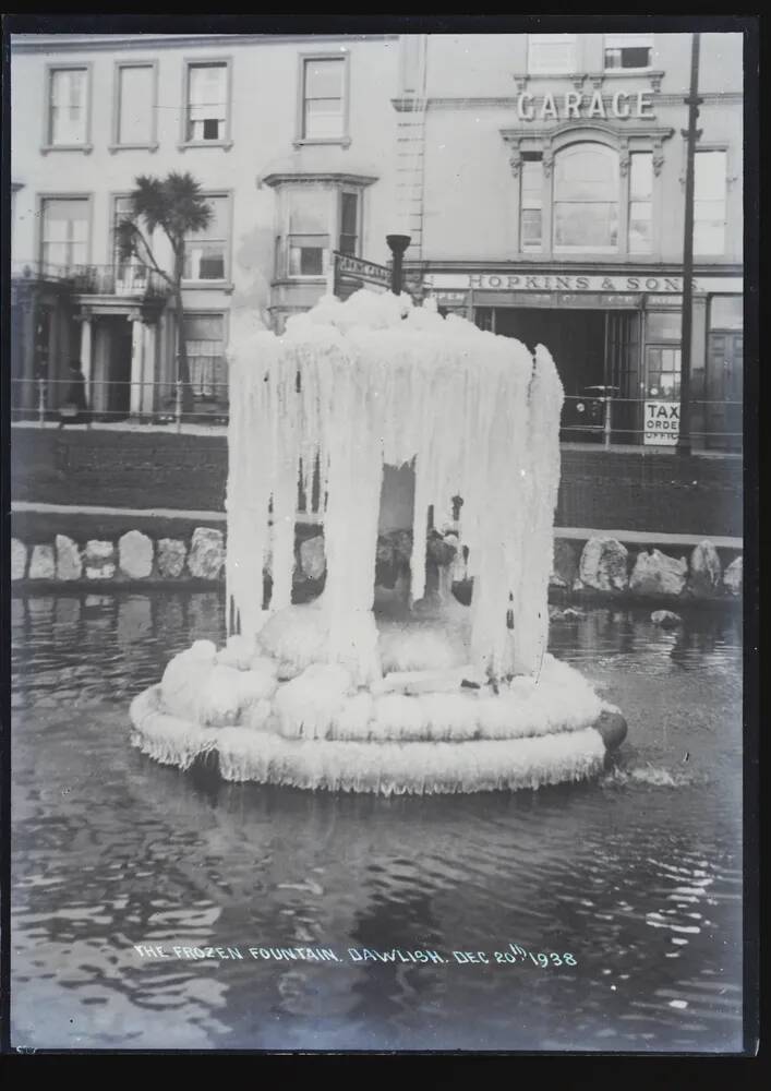 The Frozen Fountain, 20th December, 1938, Dawlish