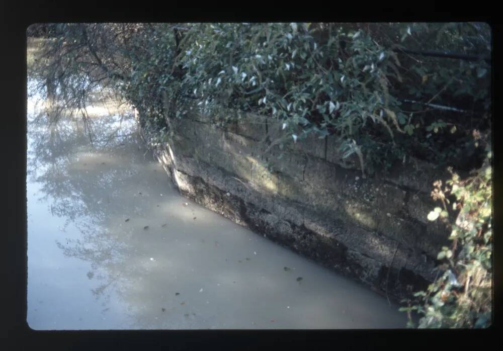 Stover canal  - lock gates 1-2