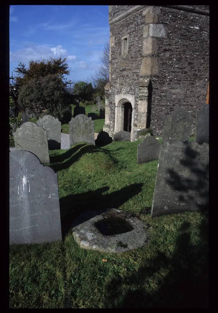 Shaugh Prior Churchyard - cross socket