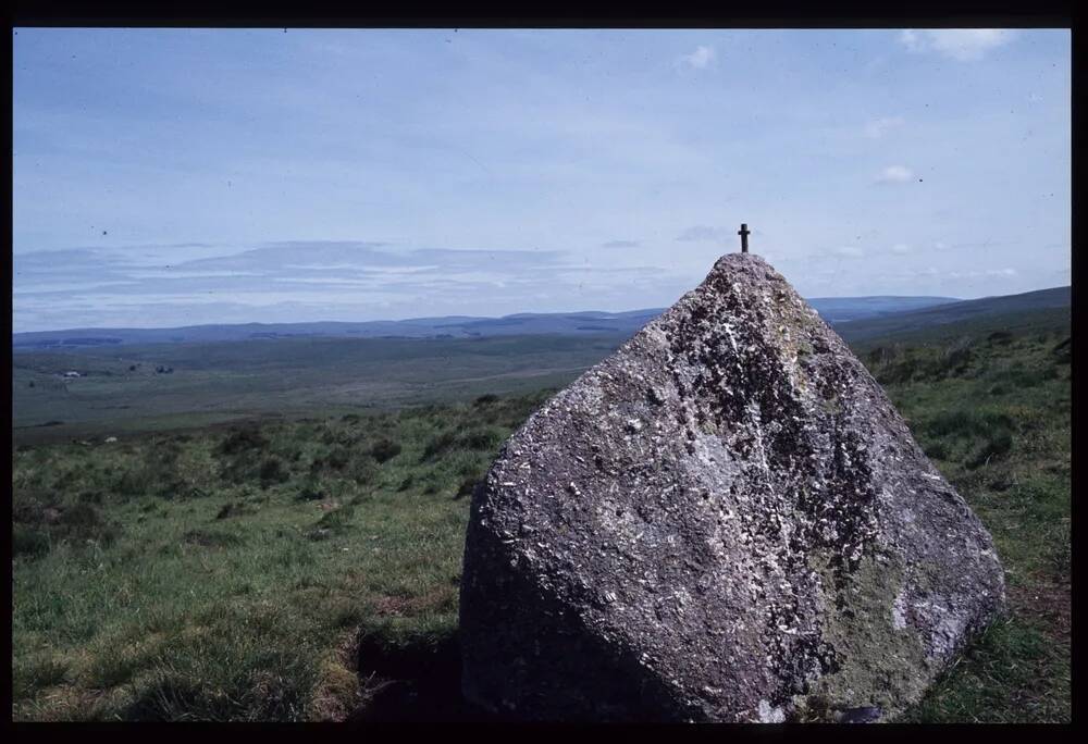 Northmores cross - Fox Tor, Hand Hill