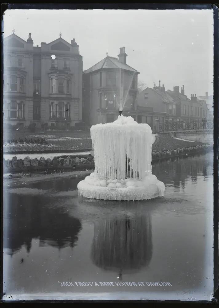 Frozen fountain, Dawlish