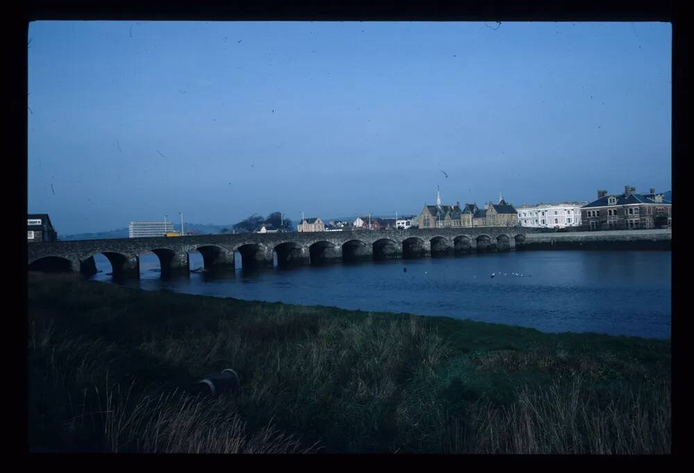 Barnstaple bridge over the river Taw