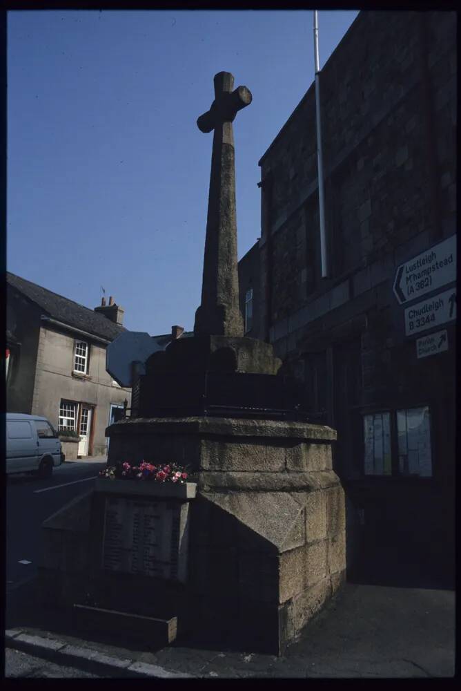 Bovey Tracey War Memorial