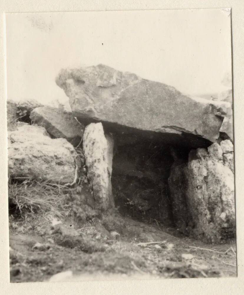 Hut on Hickaton Hill