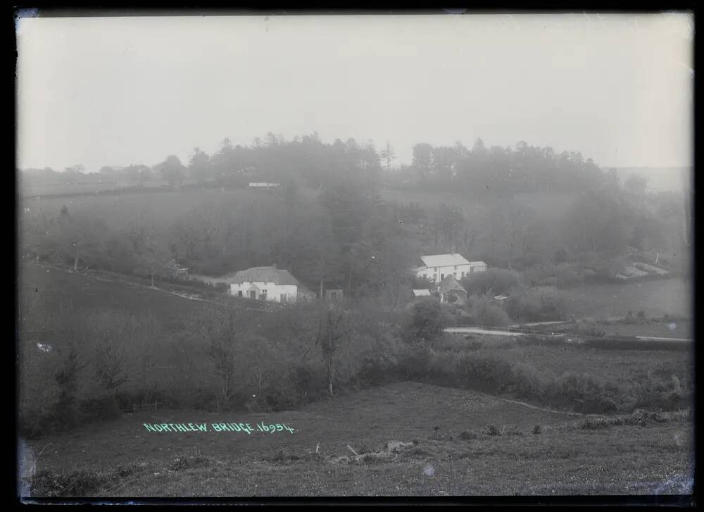 North Lew Bridge, Lew, North