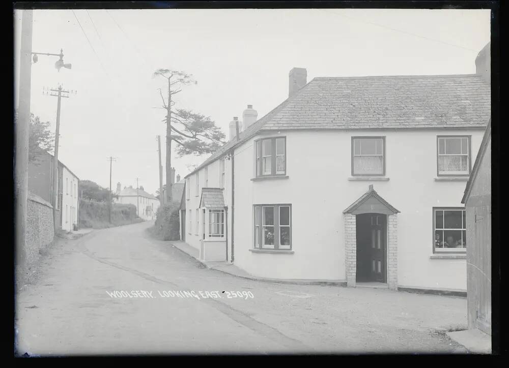 Street view, looking east, Woolfardisworthy, West