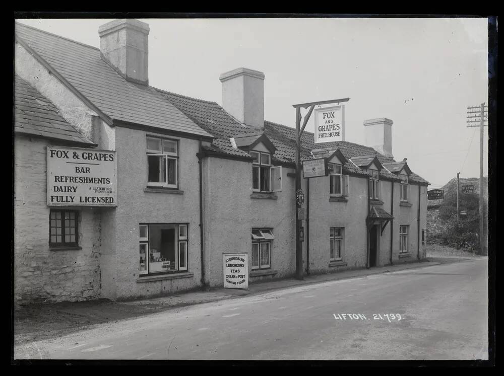 The Fox and Grapes Inn, Lifton