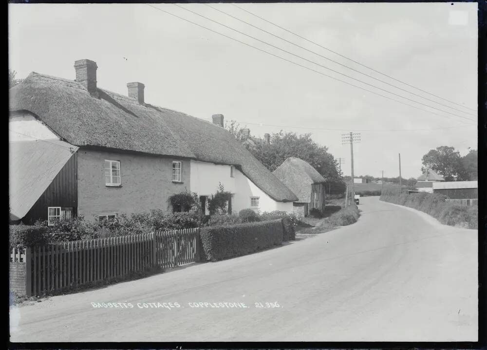 Bassett's Cottages, Copplestone