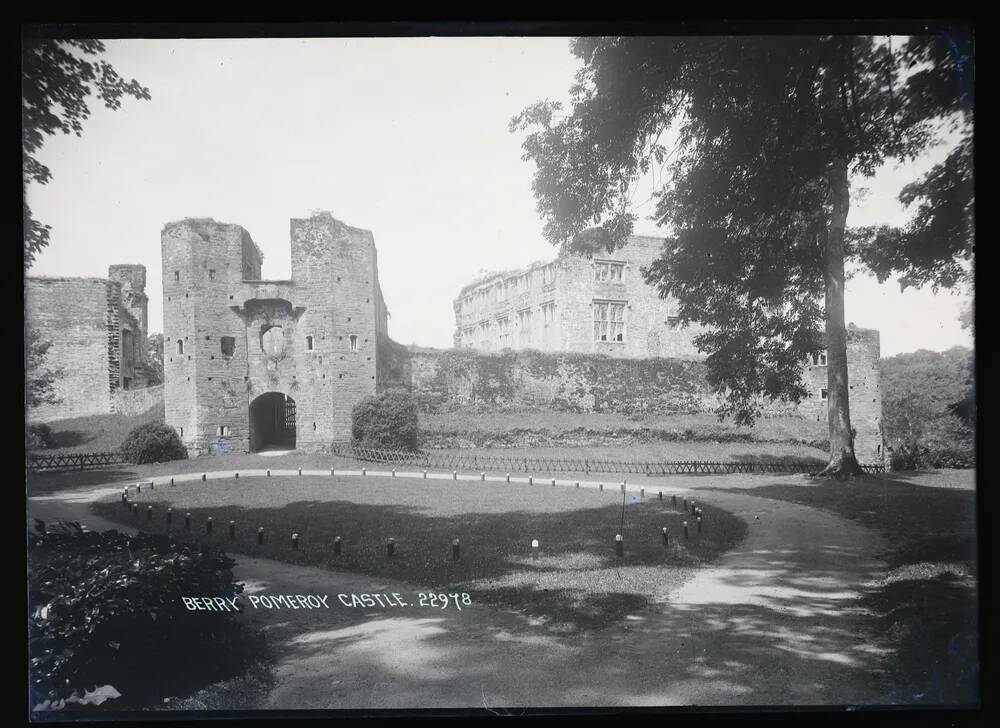 Berry Pomeroy Castle, Totnes