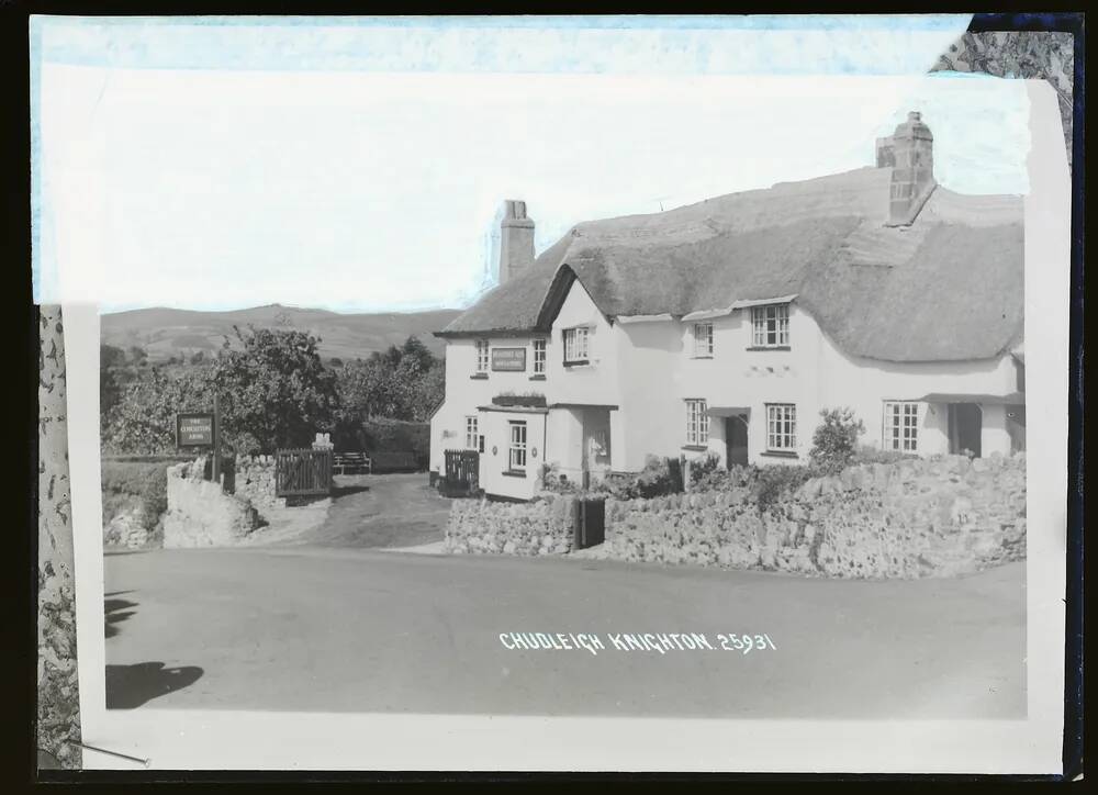 Chudleigh Knighton, Hennock