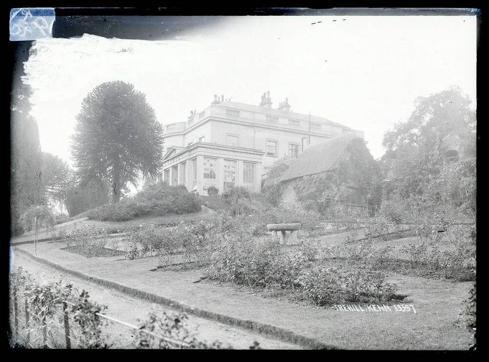 Trehill House + garden, Kenn