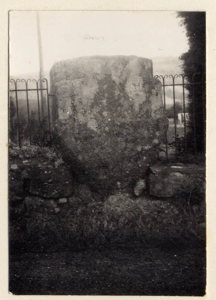 Bishop's Stone, Lustleigh