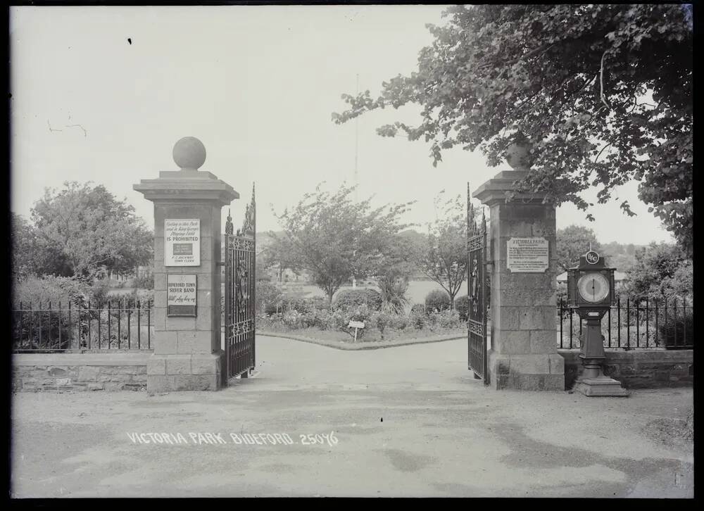  Entrance to Victoria Park, Bideford