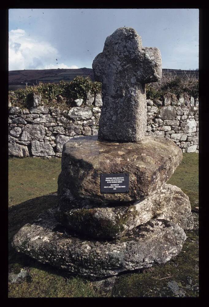 Dunstone cross