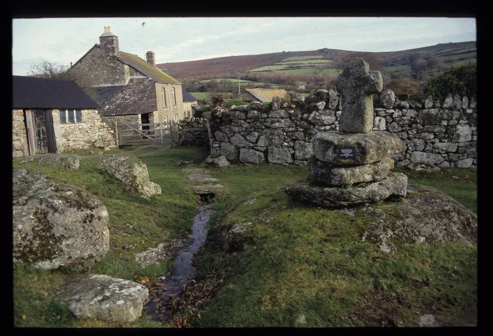 Dunstone cross