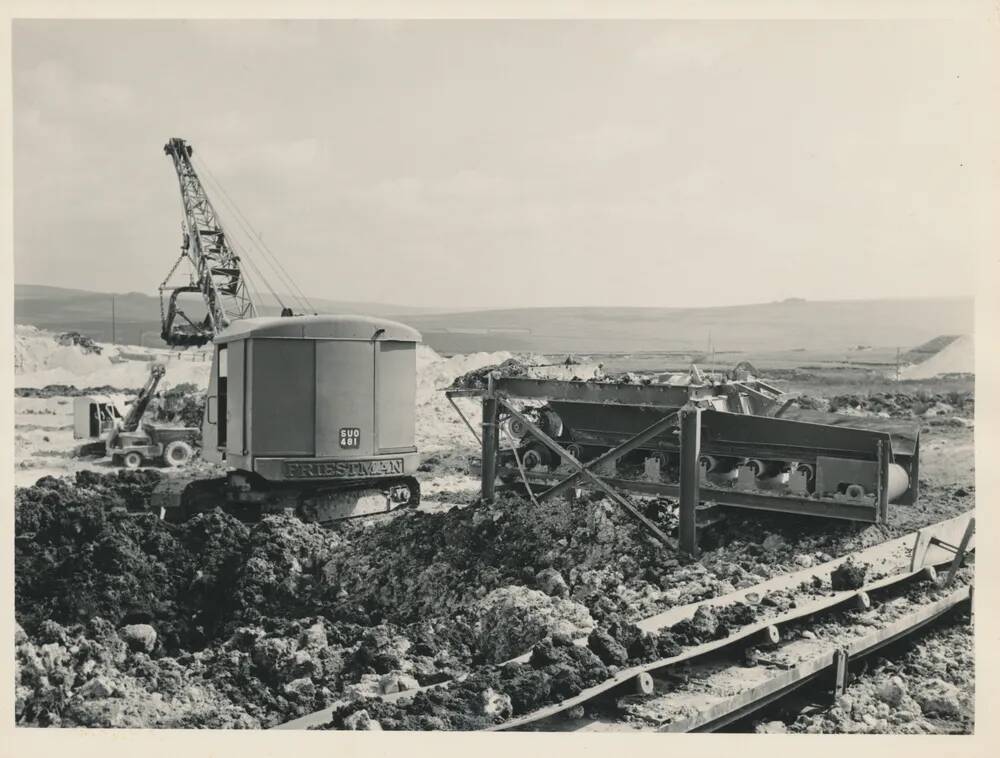 WBB Crane digging in clay pit